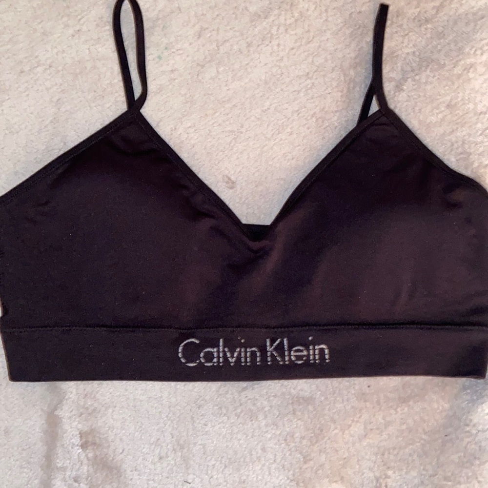 Ladies black Calvin Klein Sports Bra Size xl